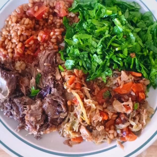 Caring Through Food: Supporting Elderly Nutrition During the Festive Season